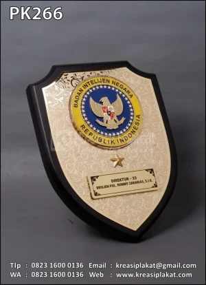 Plakat Kayu Perisai BI...