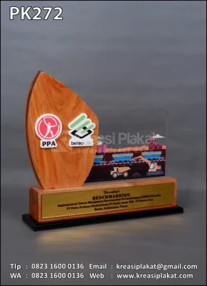 Plakat Kayu Akrilik PT...