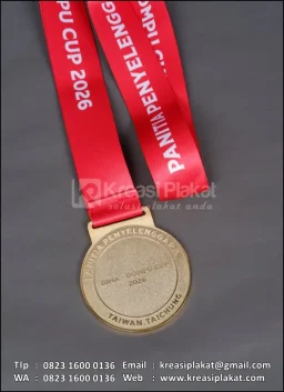 Medali Logam Sepak Tak...