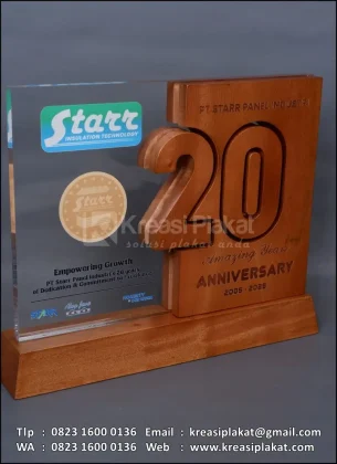 Detail Plakat Kayu Akrilik Anniversary PT Starr Panel Industri