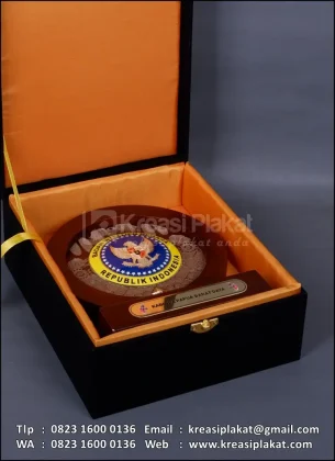 Box Plakat Kayu BIN Kabinda Papua Barat Daya