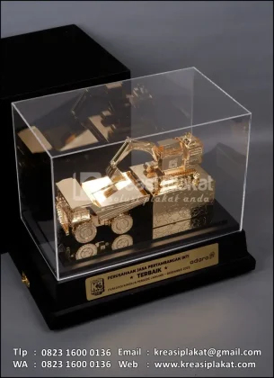 Box Miniatur Logam Alat Berat Pertambangan Dump Truk & Excavator