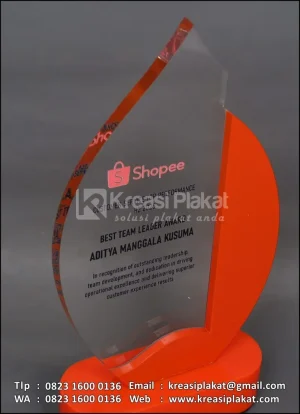 Plakat Akrilik Penghargaan Karyawan Terbaik Shopee