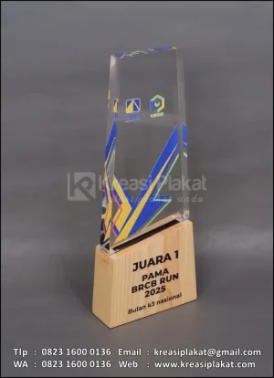 Plakat Kayu Akrilik Juara Pama BRCB Run