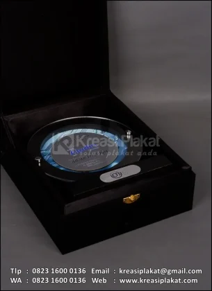 Box Plakat Kayu Bulat Penghargaan Bank Aladin Syariah