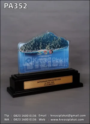 Plakat Akrilik Kenang Kenangan Satgasmar Korps Marinir