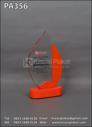 Plakat Akrilik Penghargaan Karyawan Terbaik Shopee