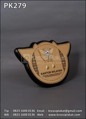 Plakat Kayu Logam Kantor Wilayah DJBC Kalimantan Bagian Selatan