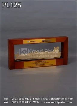 Plakat Logam Frame Kayu VLOC Pertamina Gas Dahlia