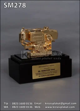Miniatur Logam Mesin Diesel PT Kubota Indonesia