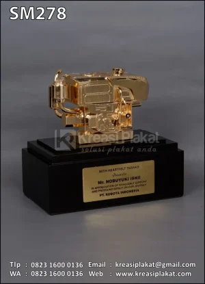 Miniatur Logam Mes...