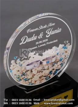 Plakat Akrilik Bundar Custom Kado Pernikahan