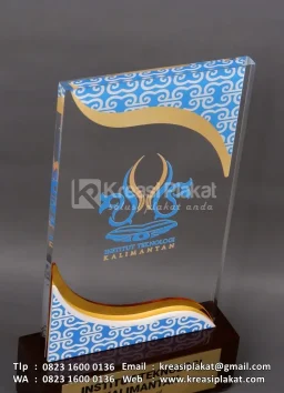Plakat Akrilik Kampus Institut Teknologi Kalimantan