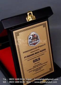 Plakat Kayu Box Premium Reuni Dua Decade Pertambangan