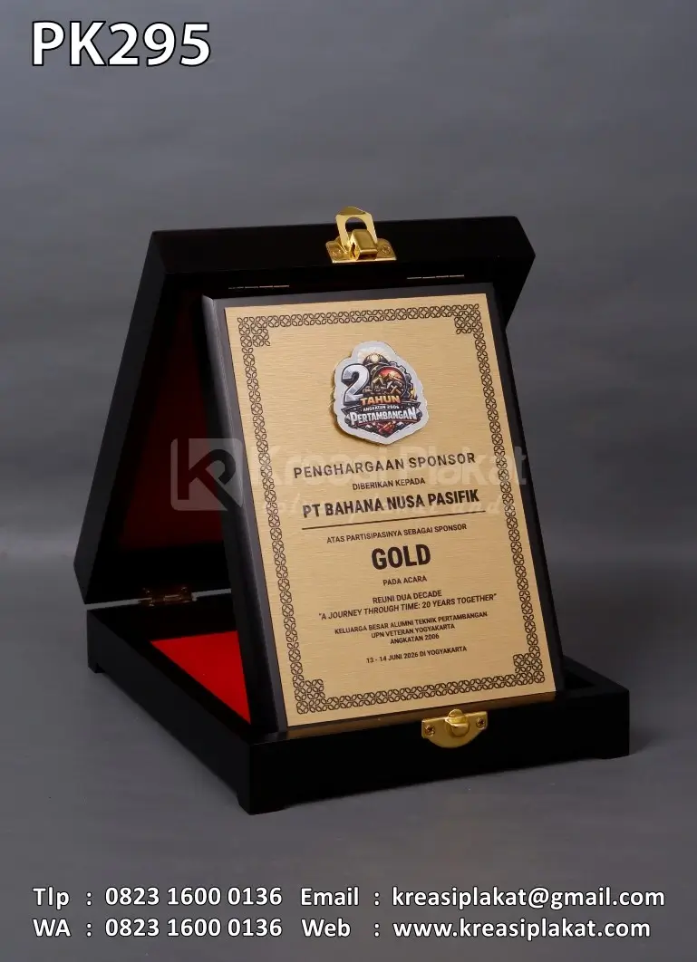 Plakat Kayu Box Premium Reuni Dua Decade Pertambangan