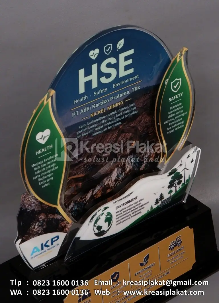 Detail Plakat Akrilik Penghargaan HSE PT Adhi Kartiko Pratama