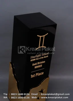 Piala Custom Gold Divi...