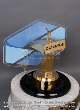 Piala Custom Best Spea...