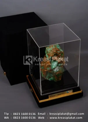 Box Miniatur Bongkahan Bijih Nikel Garnierite