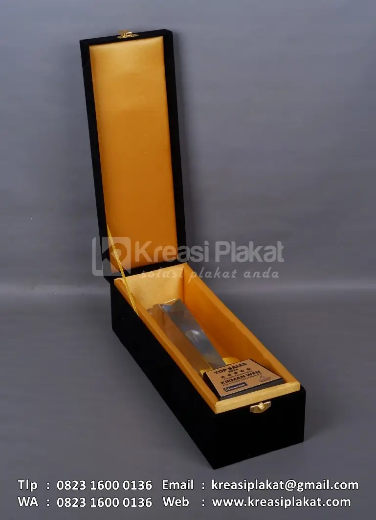Box Piala Resin Top Sales