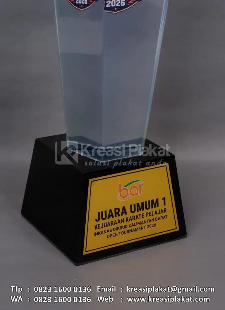 Detail Piala Resin Kejuaraan Karate Pelajar