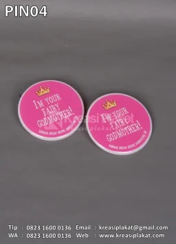 Pin Akrilik Moms Crew