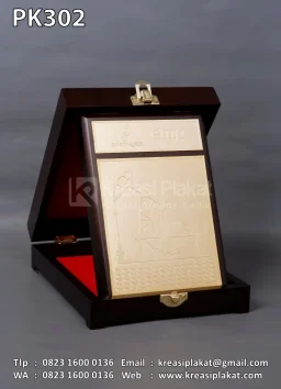 Plakat Kayu Box Pompa Angguk Skk Migas