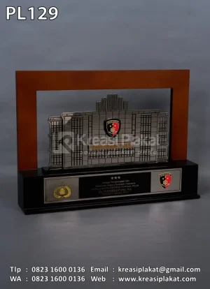 Plakat Logam Frame...