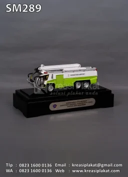 Miniatur Mobil Pem...