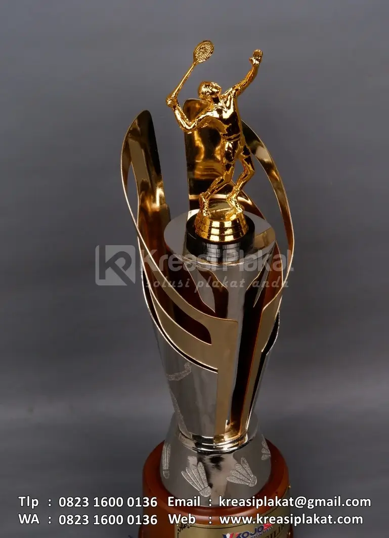 Detail Piala Bergilir Beregu Ganda Putra Kojo56 Badminton Hall