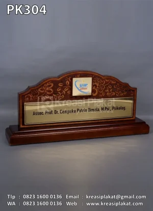 Papan Nama Meja Ka...