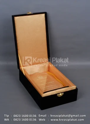 Box Plakat Akrilik Pembicara Wismilak Leadership Conference