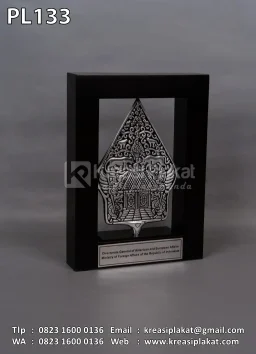 Plakat Logam Frame Kay...