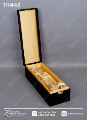 Box Piala Kristal Gobar Perdami Golfer
