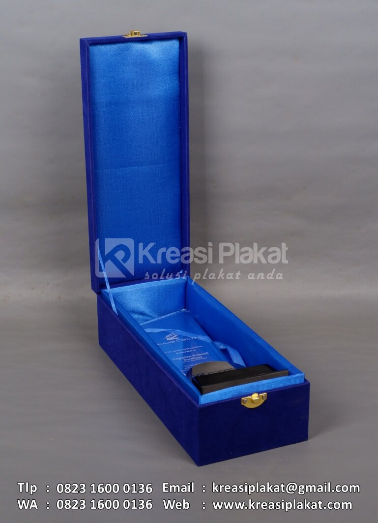 Box Plakat Akrilik Uwa Academic Workshop