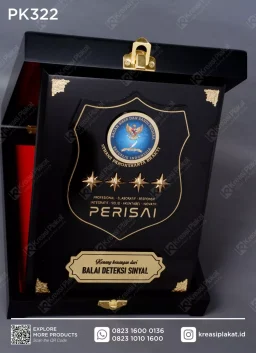 Plakat Kayu Box Badan Siber dan Sandi Negara